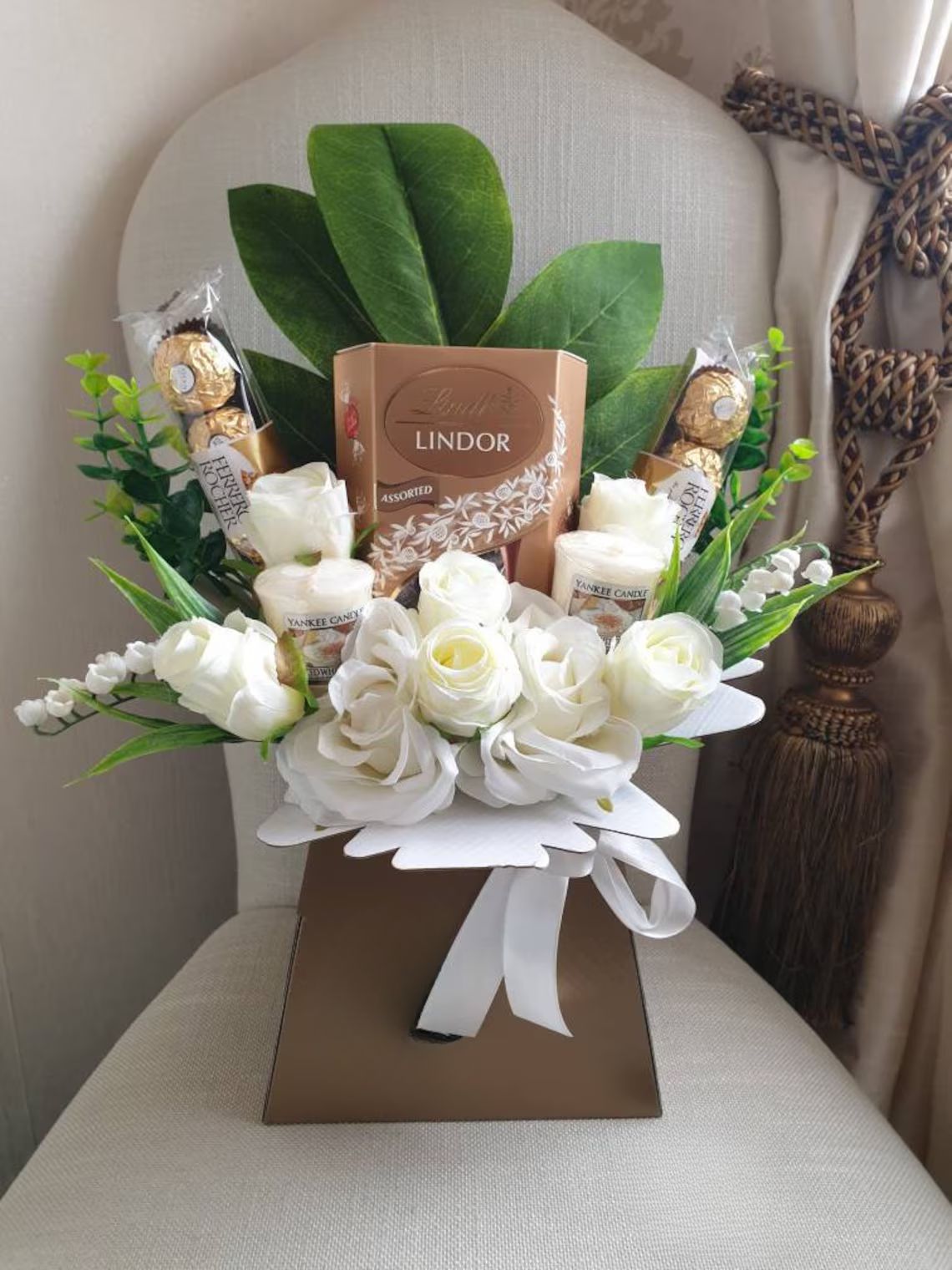 Lindt Lindor & Yankee Candle Signature Chocolate Bouquet With Ivory Roses