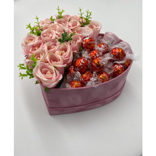 Velvet Hat Box Gift Lindt Lindor, Yankee Candles & Roses